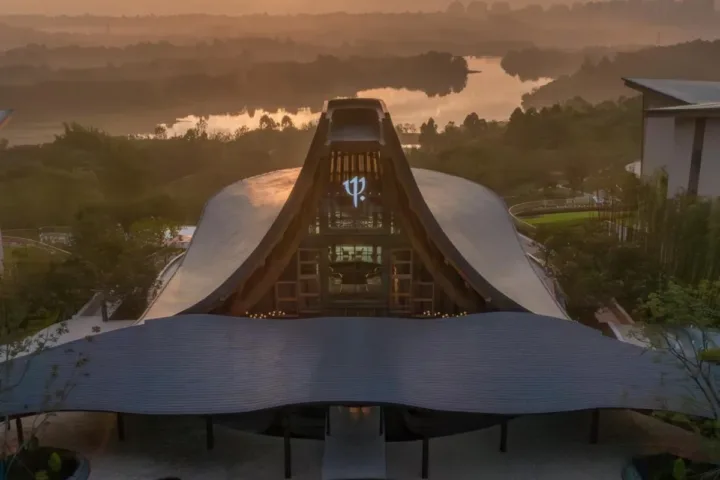 BIM建筑|“龙脊”- 地中海黑龙滩度假酒店 / AIM ARCHITECTURE