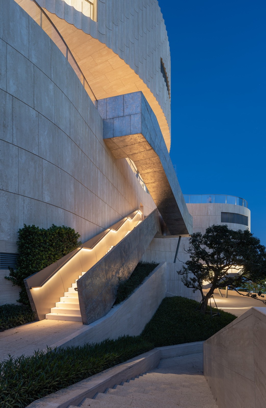 BIM建筑|招商局历史博物馆及微波山公园 / 都市实践