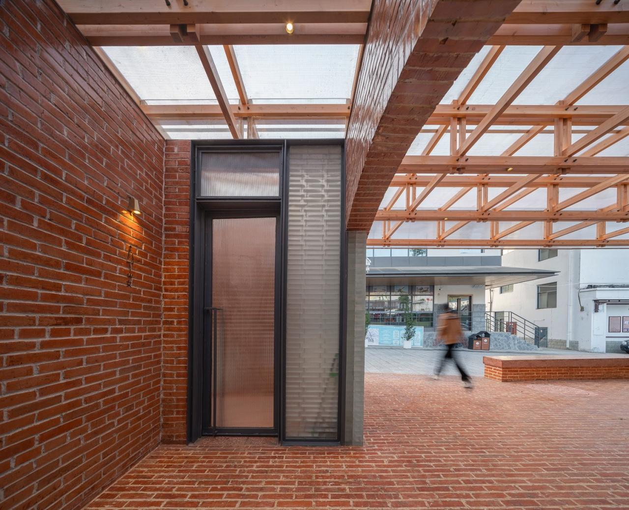 BIM建筑|留坝老街红砖公厕 / 尌林建筑设计事务所