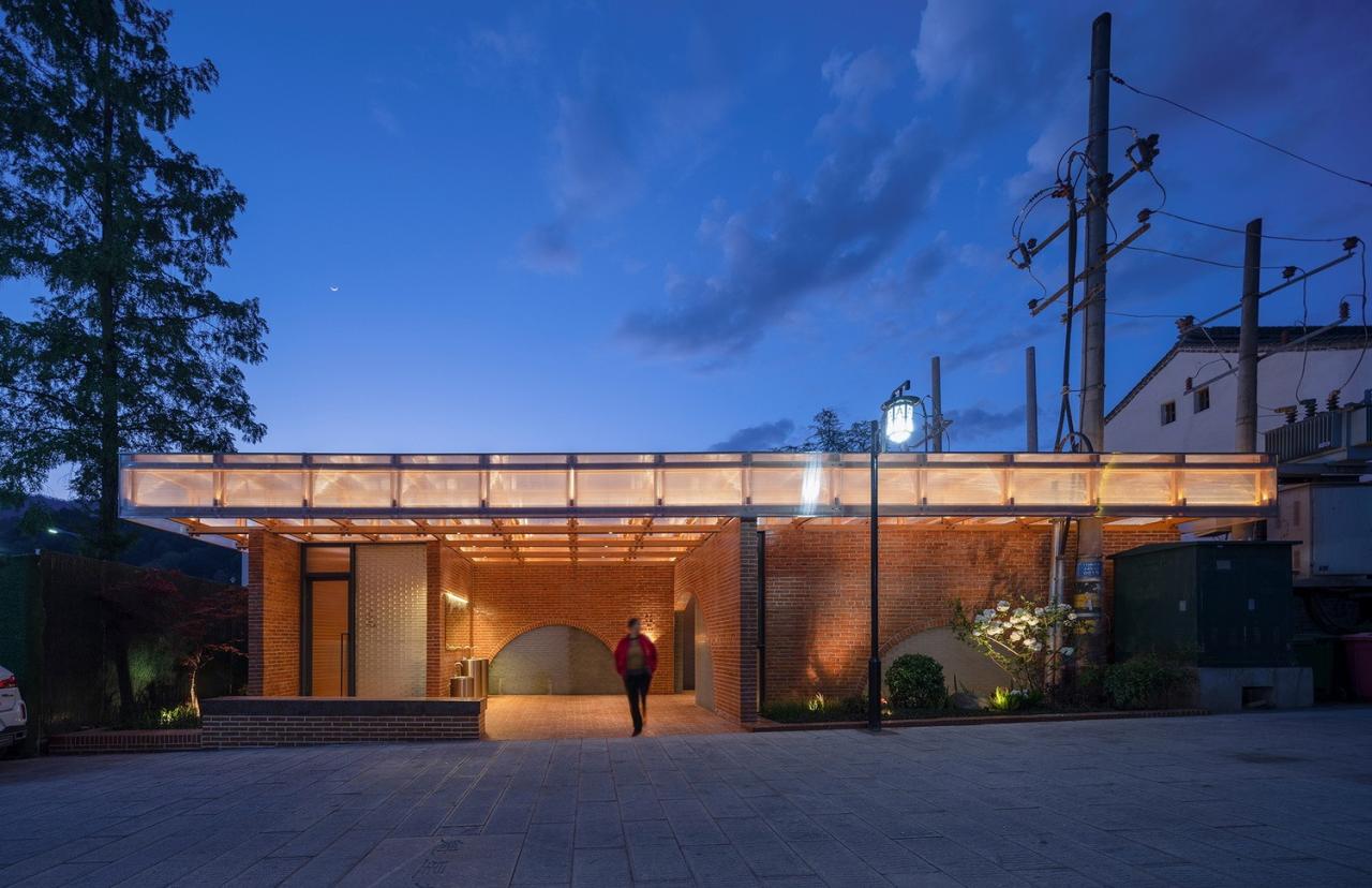 BIM建筑|留坝老街红砖公厕 / 尌林建筑设计事务所