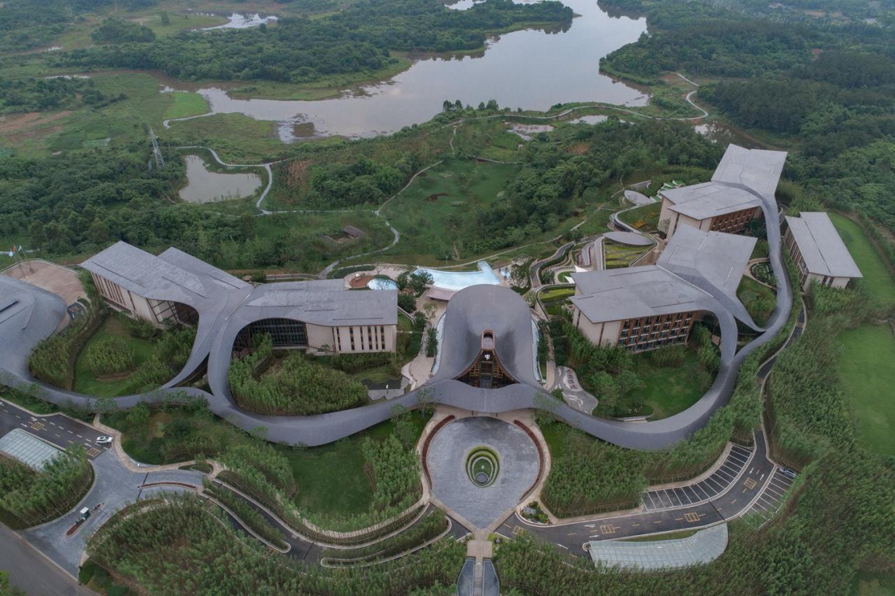 BIM建筑|“龙脊”- 地中海黑龙滩度假酒店 / AIM ARCHITECTURE