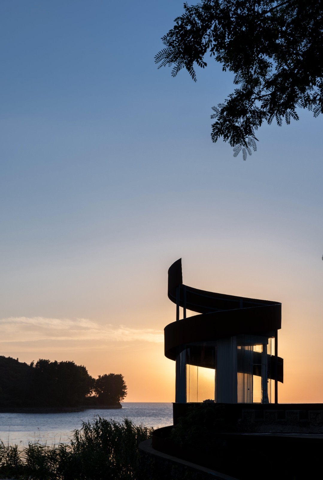 BIM建筑|太湖度假区凤凰台改造 / 平介设计