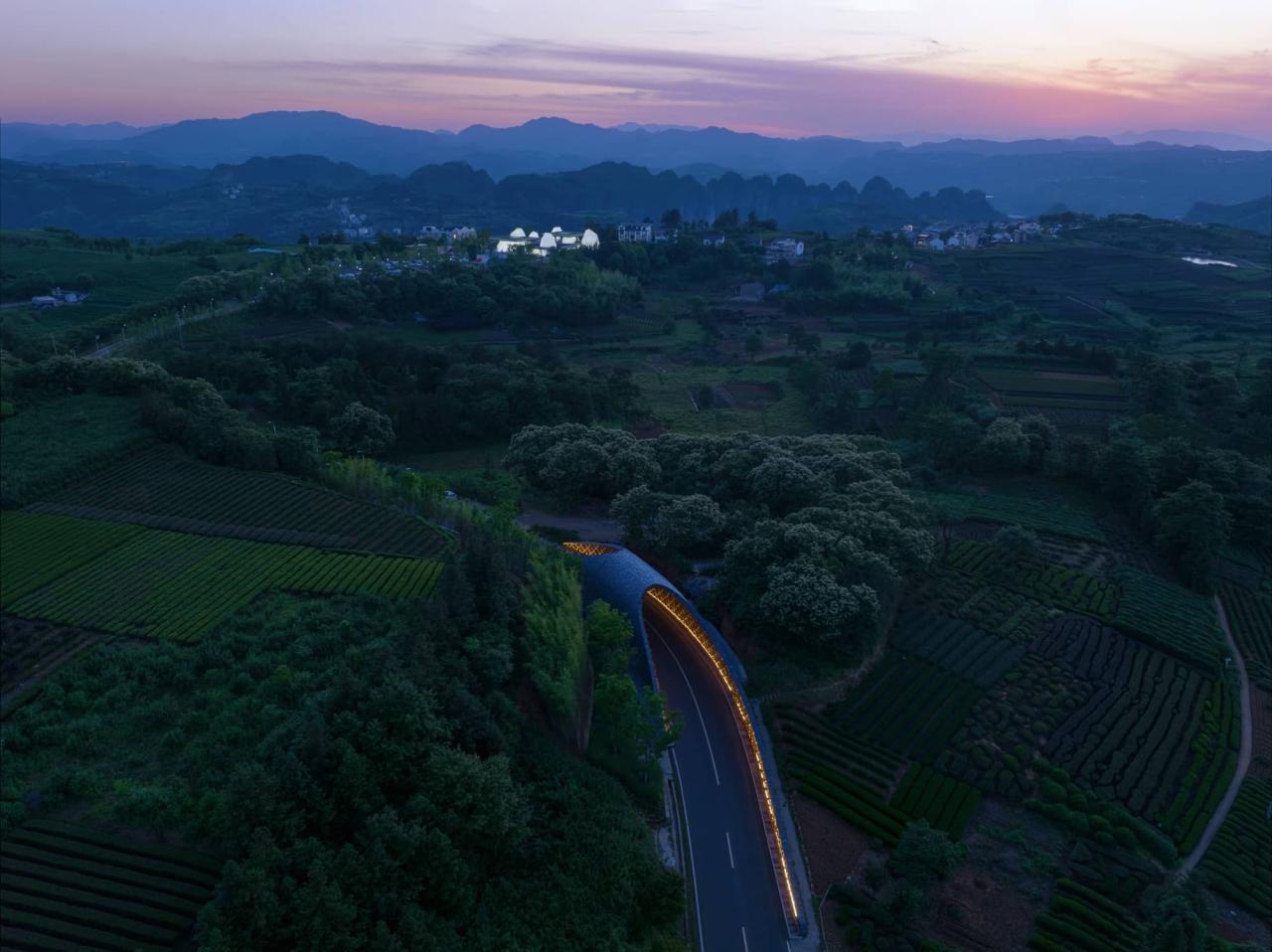 BIM建筑|上天入地：下岩贝穿云编木隧&腾云气象环 / 朱培栋-line+建筑事务所