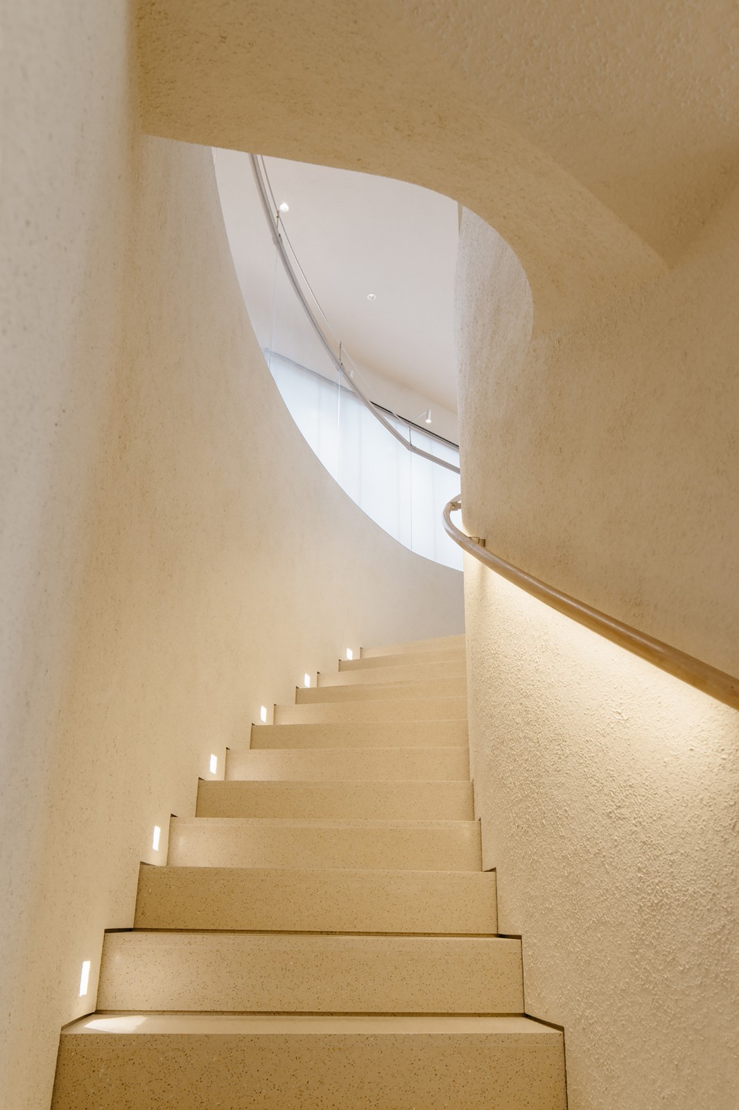 BIM建筑|尼康直营店·北京三里屯太古里店 / Lukstudio芝作室