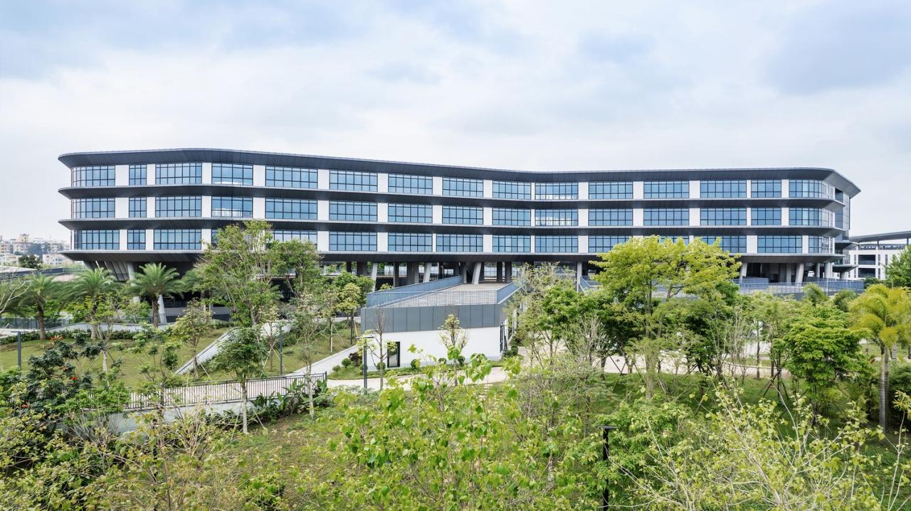 BIM建筑|北京大学附属中学海口学校 / Crossboundaries