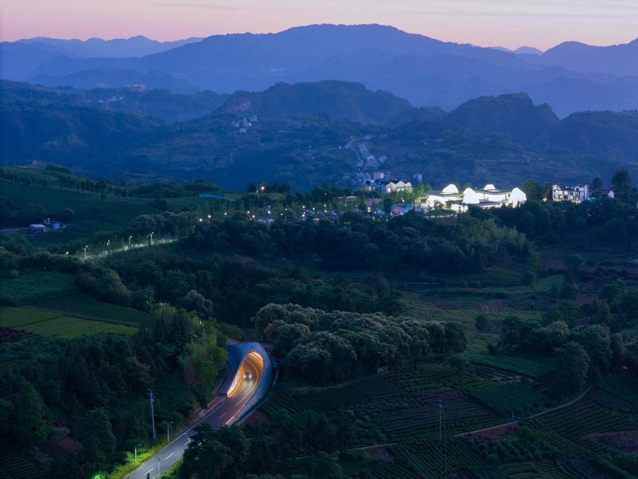 BIM建筑|上天入地：下岩贝穿云编木隧&腾云气象环 / 朱培栋-line+建筑事务所