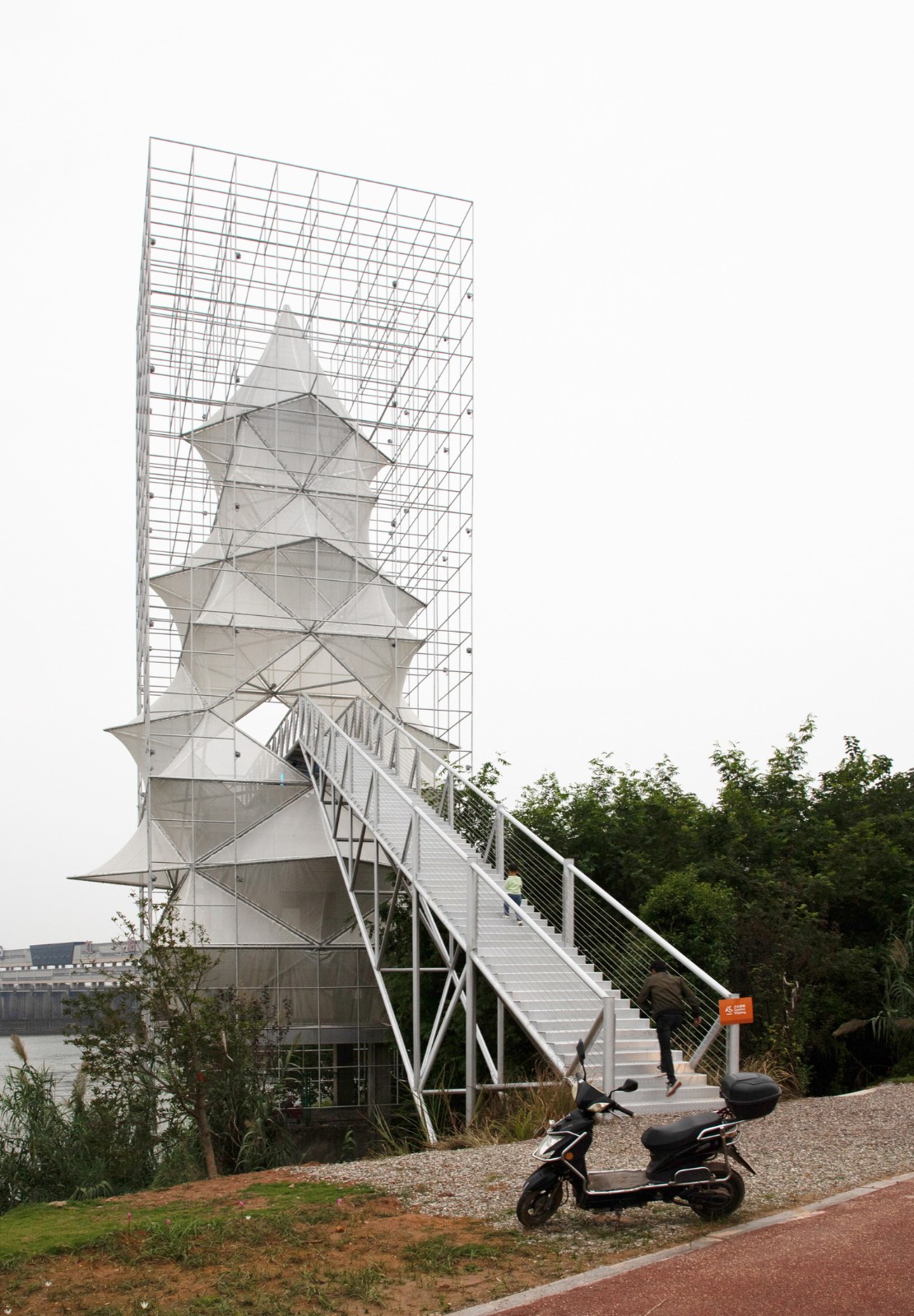 BIM建筑|人造树 / 有限设计工作室