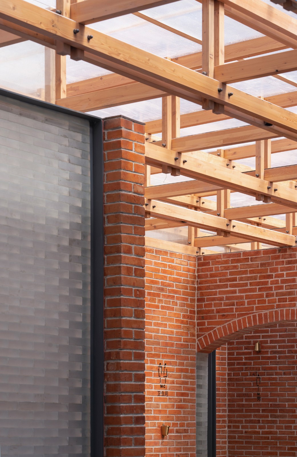 BIM建筑|留坝老街红砖公厕 / 尌林建筑设计事务所