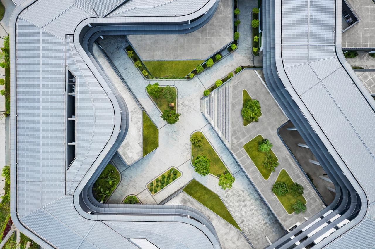 BIM建筑|北京大学附属中学海口学校 / Crossboundaries