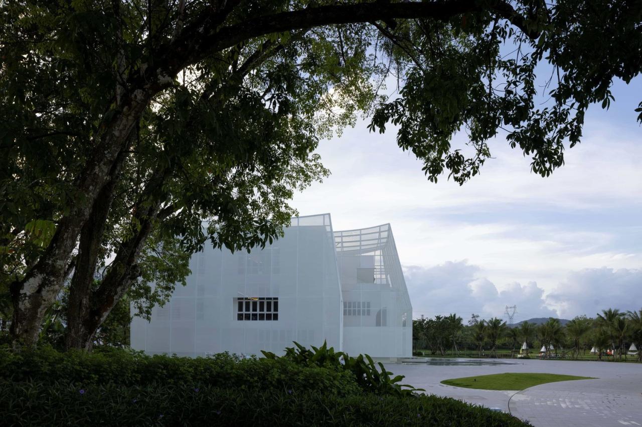 BIM建筑|玉山岚峰：正大太阳河咖啡小镇艺术中心 / Wutopia Lab