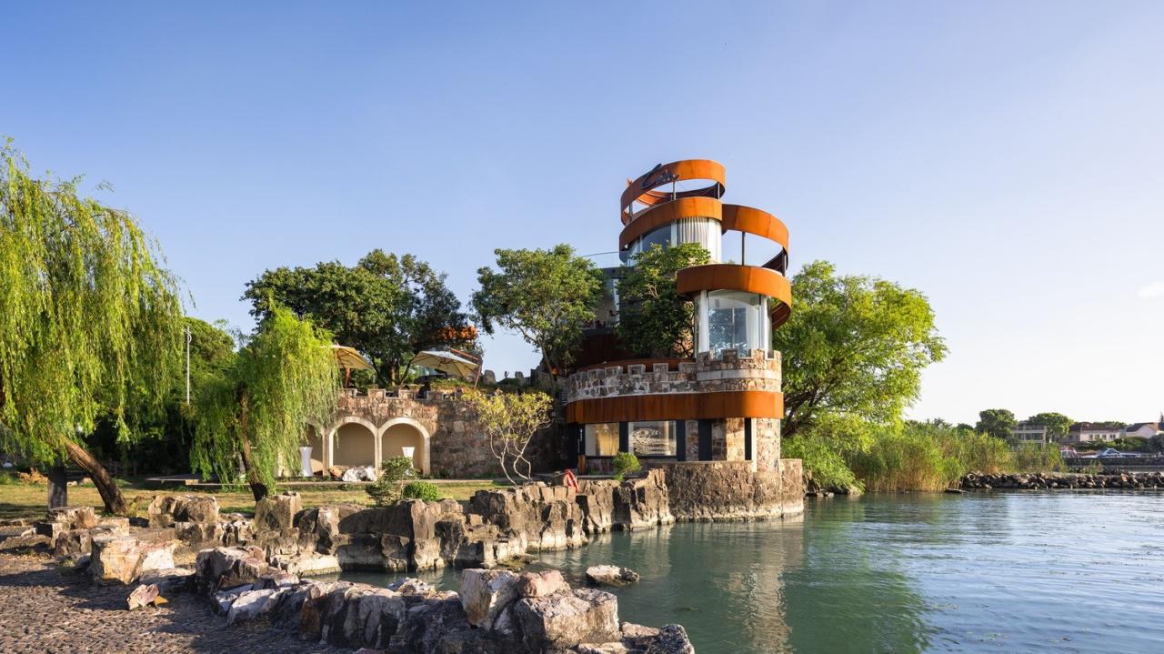 BIM建筑|太湖度假区凤凰台改造 / 平介设计