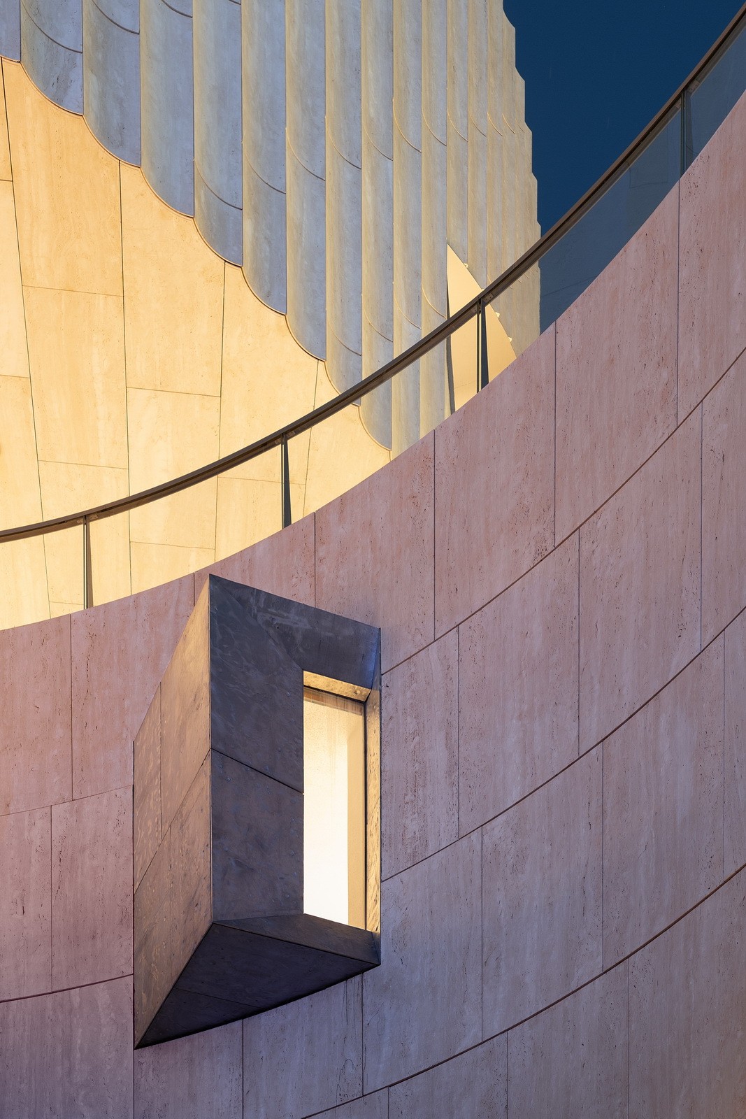 BIM建筑|招商局历史博物馆及微波山公园 / 都市实践