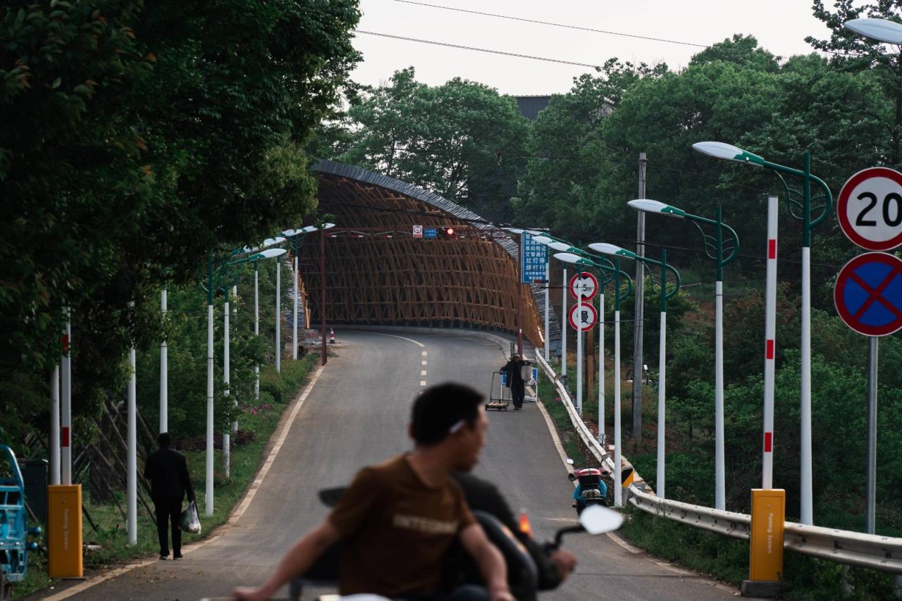 BIM建筑|上天入地：下岩贝穿云编木隧&腾云气象环 / 朱培栋-line+建筑事务所