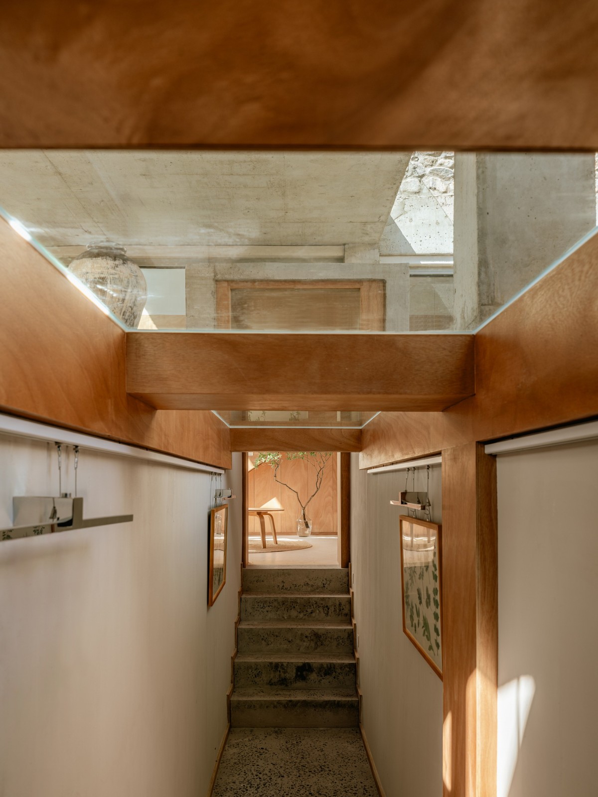 BIM建筑|废土乐园、虚张声势与巨大火锅 / 察社办公室