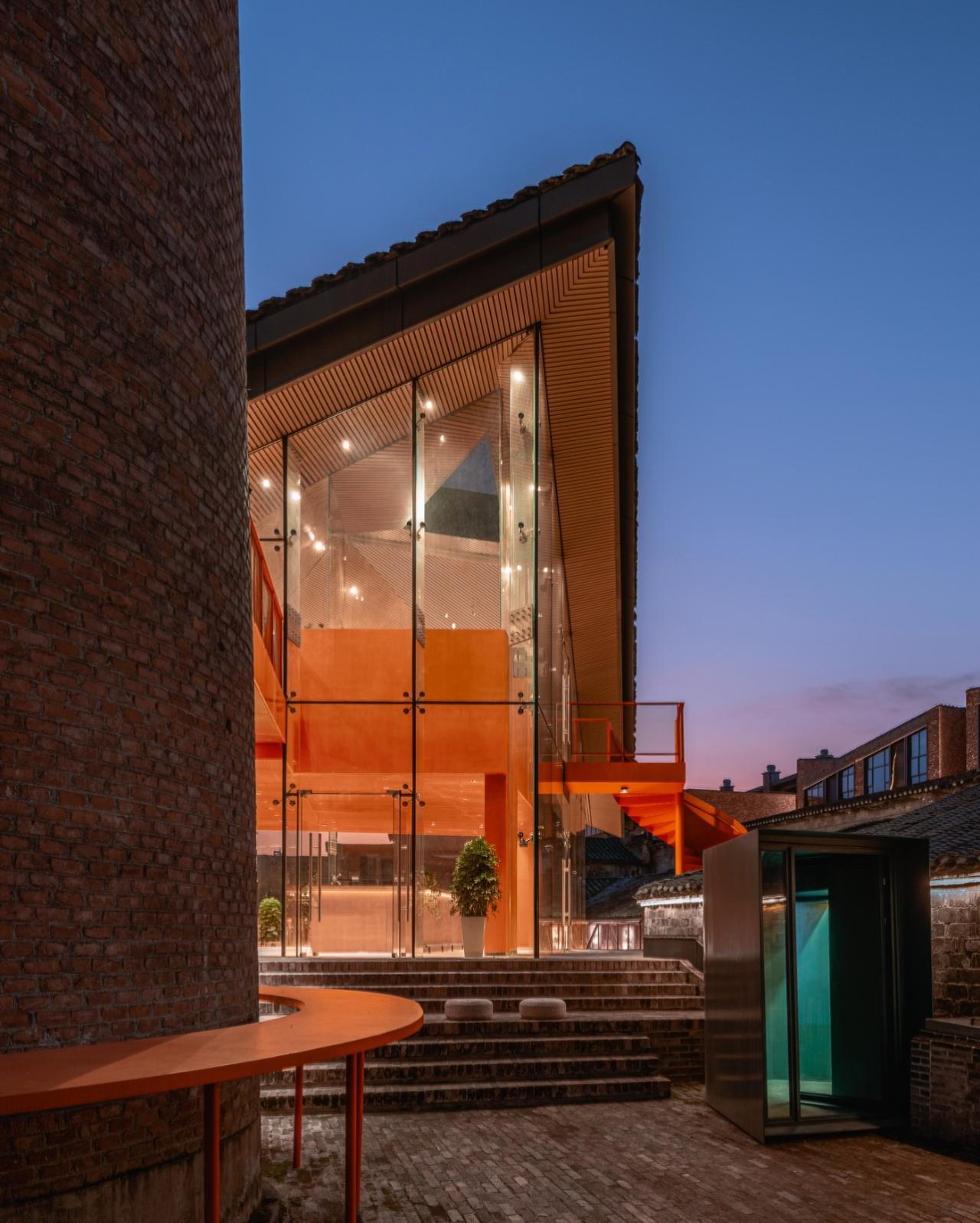 BIM建筑|烟筒插建院 / 刘克成设计工作室 + 众建筑