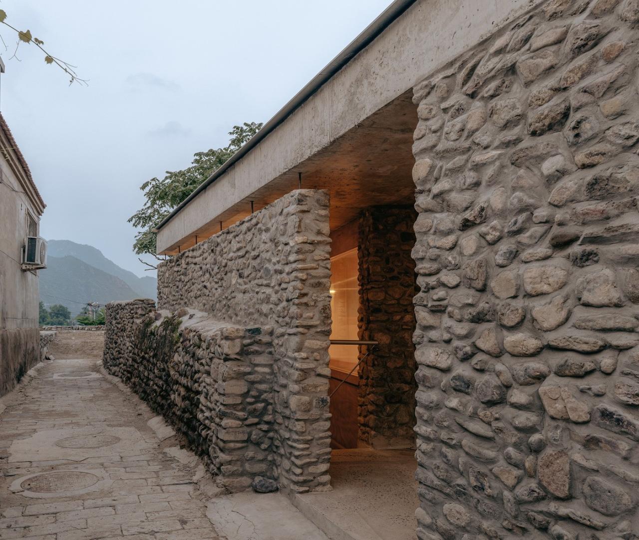 BIM建筑|废土乐园、虚张声势与巨大火锅 / 察社办公室