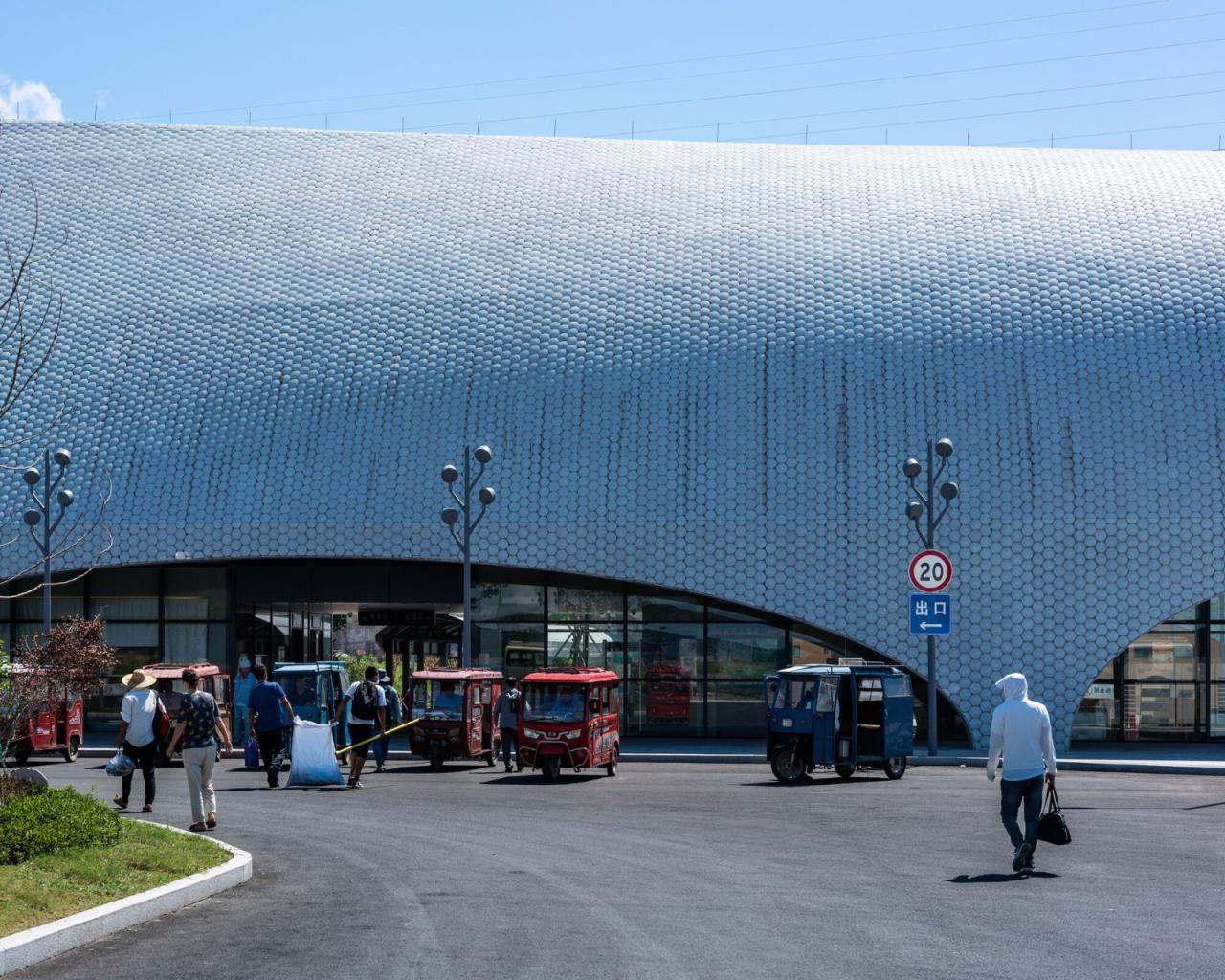 BIM建筑|虾峙客运站 / 致正建筑工作室