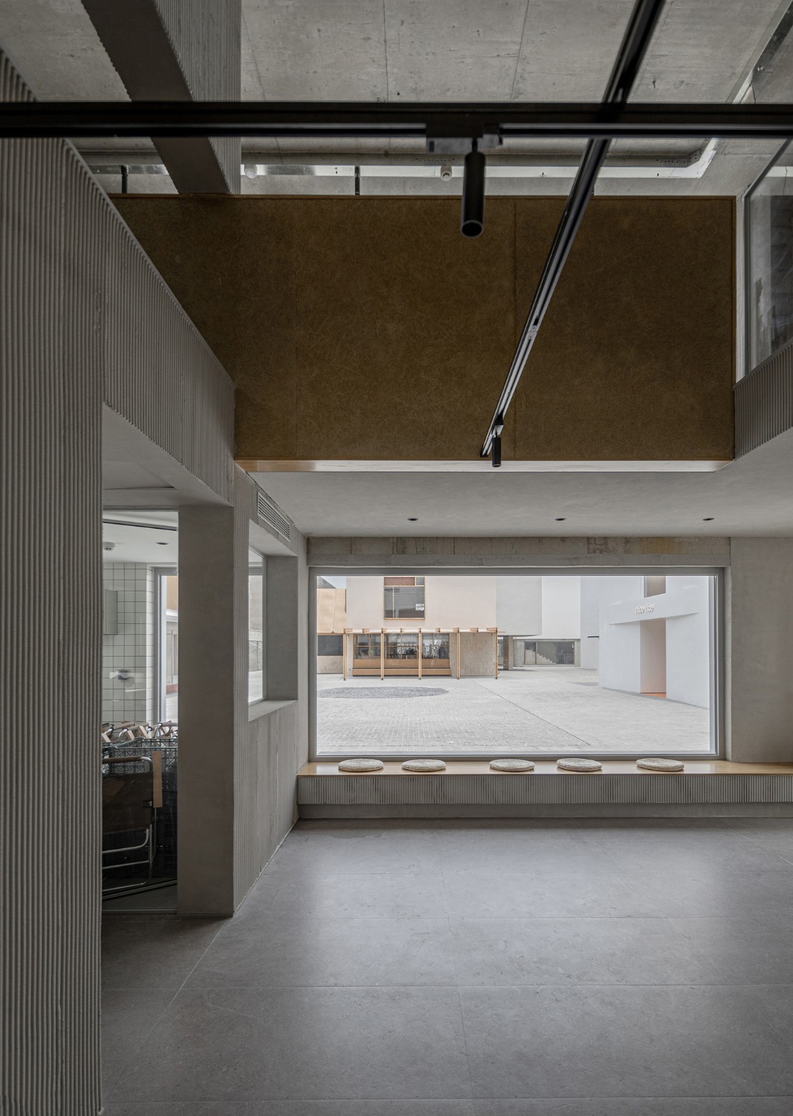 BIM建筑|跳海hood-阿那亚雀跃镇 / 不山建筑