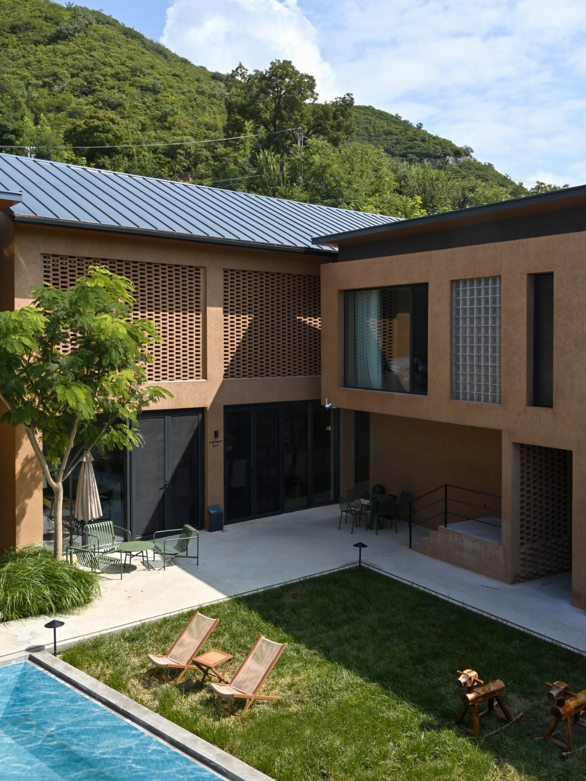 BIM建筑|伴山而居：后院•溜石港民宿 / GW空间设计