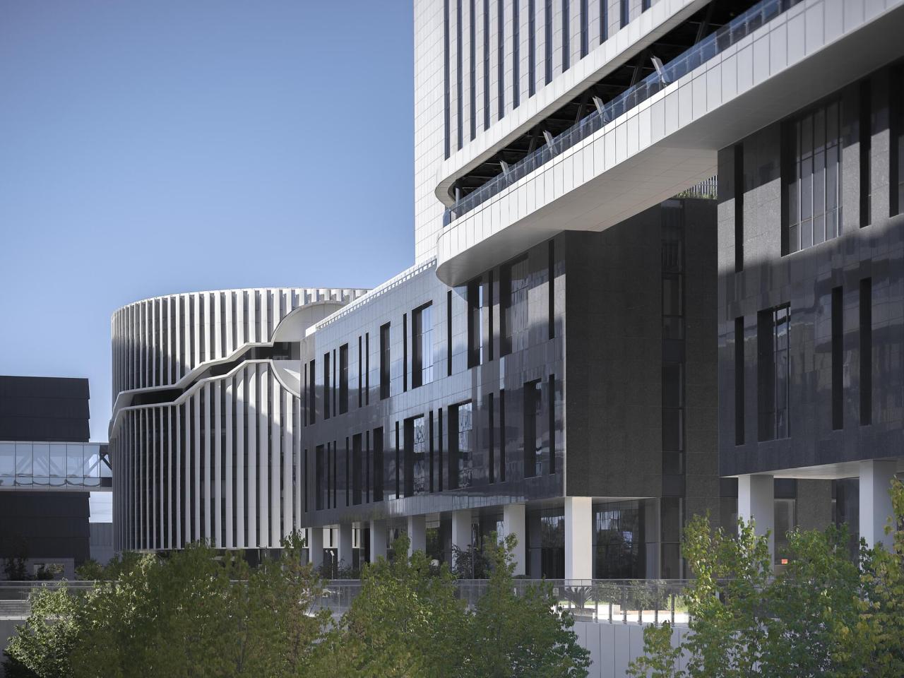 BIM建筑|北京亦庄细胞治疗研发中试基地 / 北京市工业设计研究院