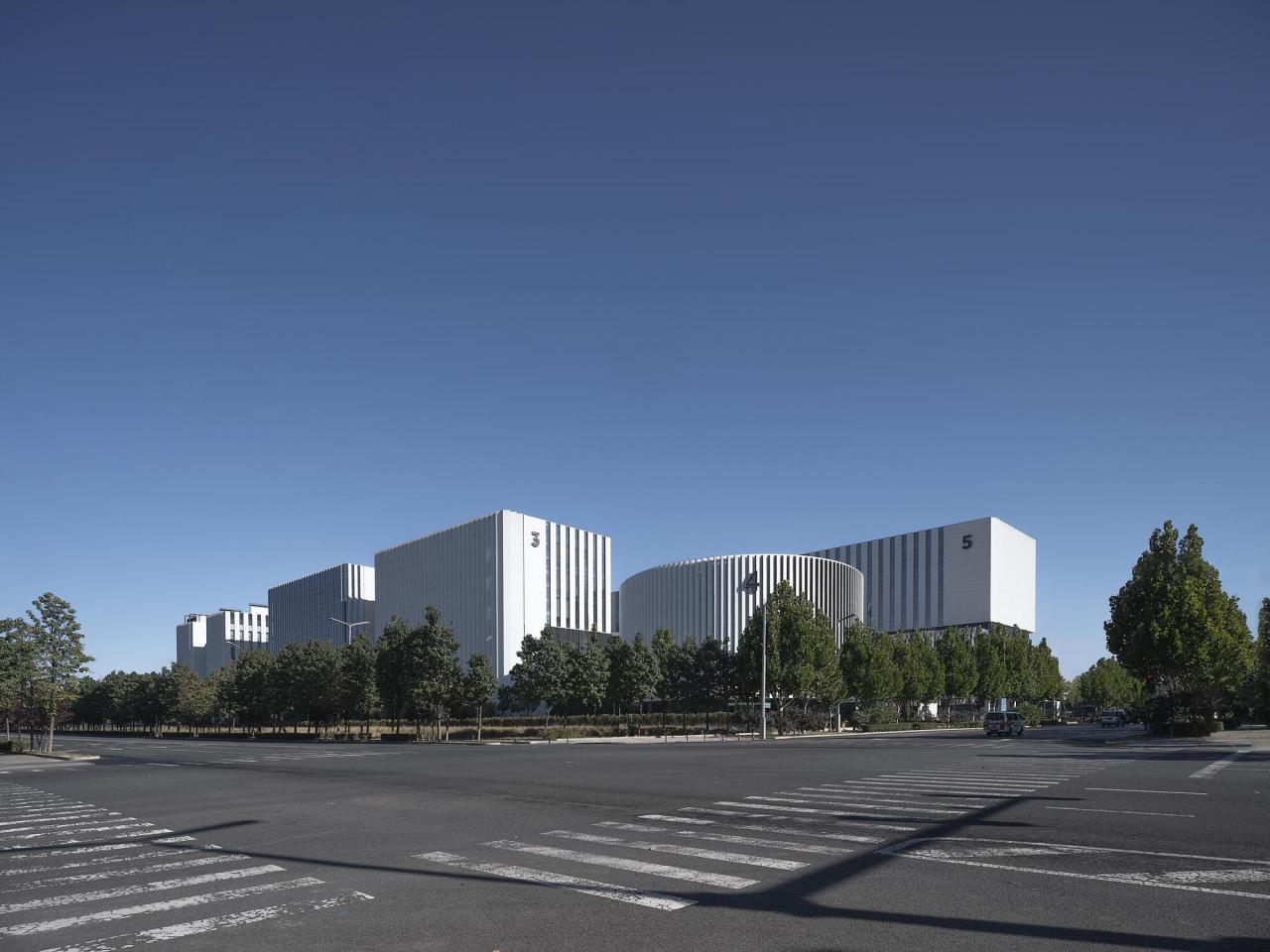 BIM建筑|北京亦庄细胞治疗研发中试基地 / 北京市工业设计研究院