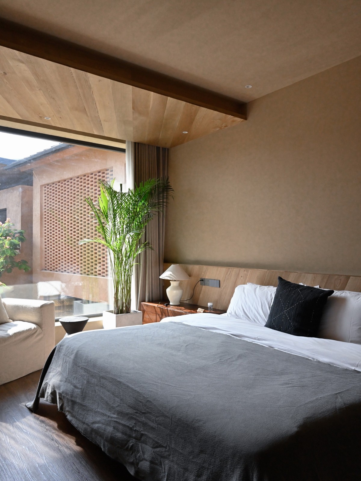 BIM建筑|伴山而居：后院•溜石港民宿 / GW空间设计