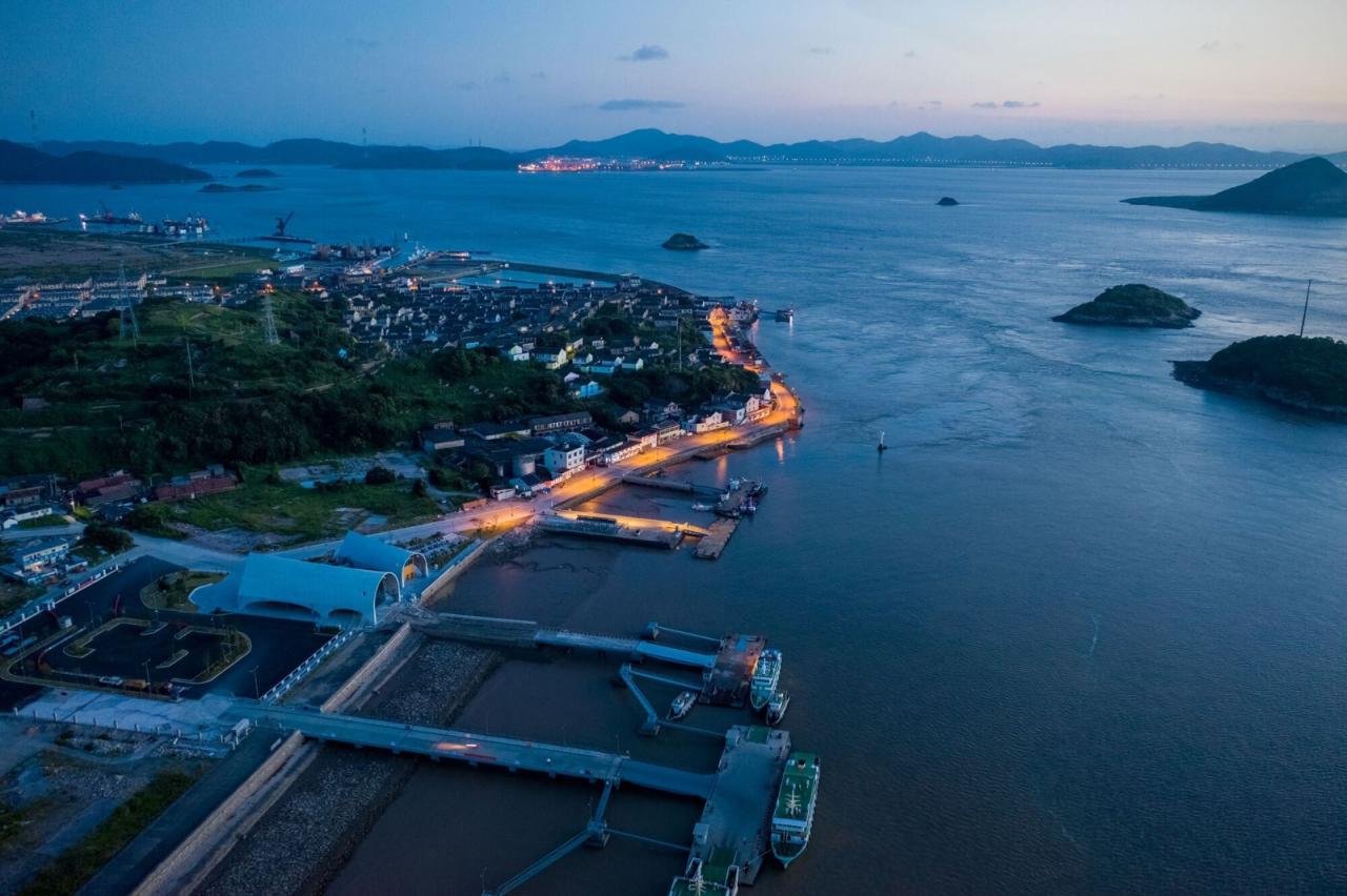 BIM建筑|虾峙客运站 / 致正建筑工作室