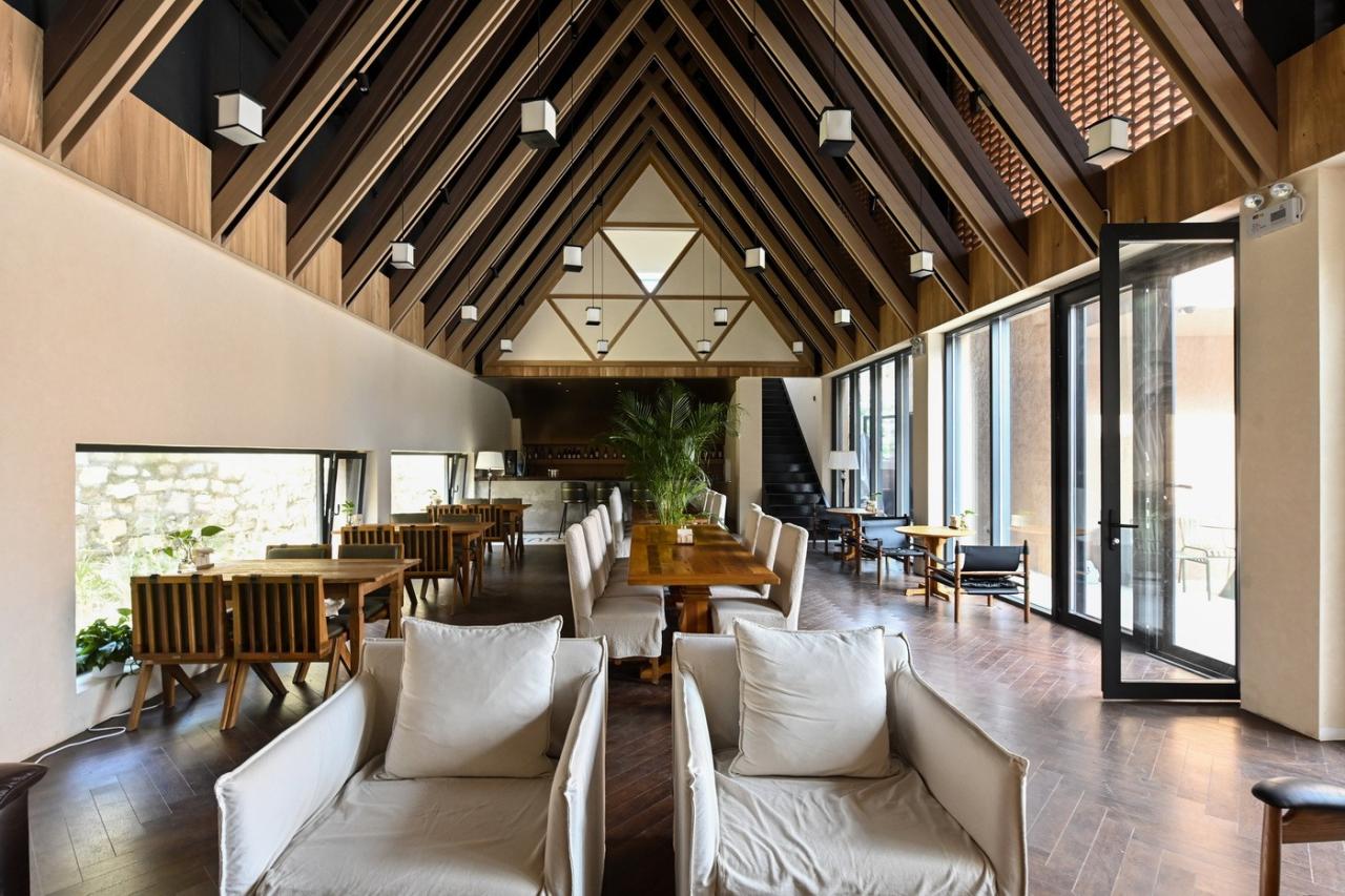 BIM建筑|伴山而居：后院•溜石港民宿 / GW空间设计