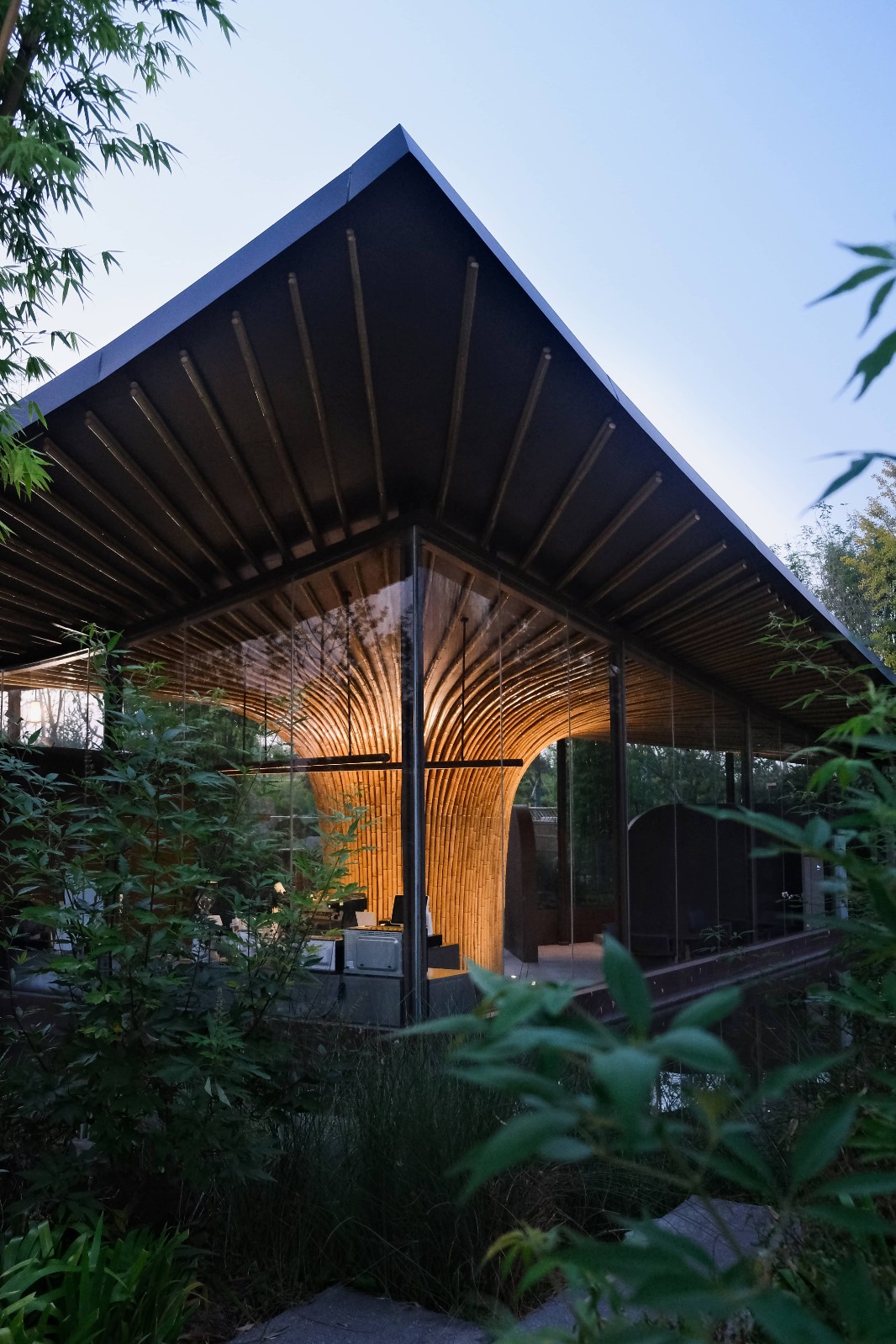 BIM建筑|大叶底下好乘凉：2024成都世园会•兴城展园 / 小隐建筑