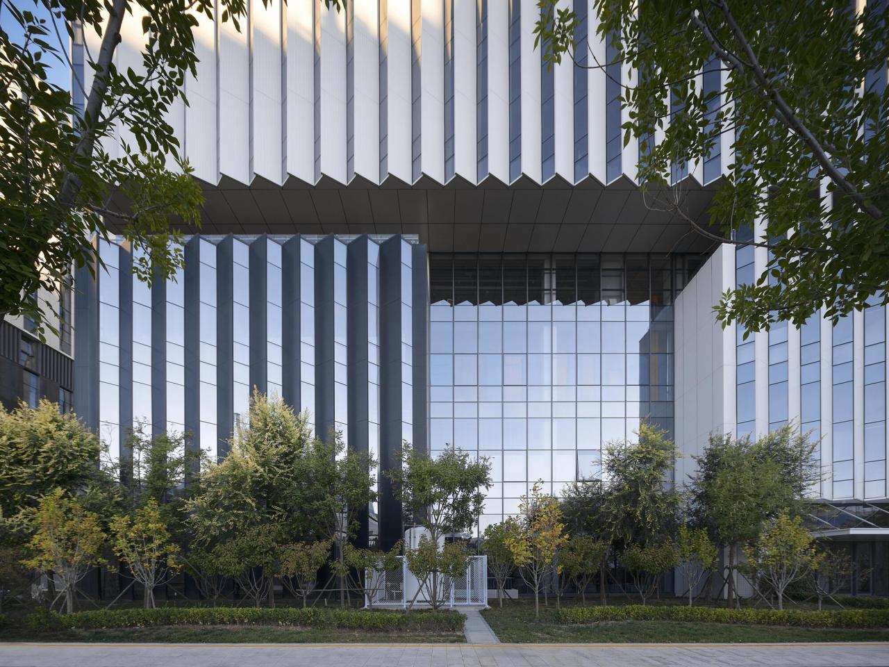 BIM建筑|北京亦庄细胞治疗研发中试基地 / 北京市工业设计研究院