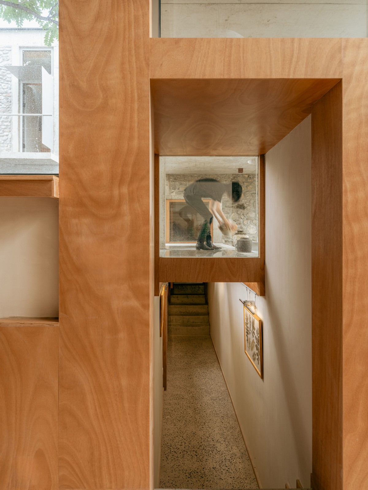 BIM建筑|废土乐园、虚张声势与巨大火锅 / 察社办公室