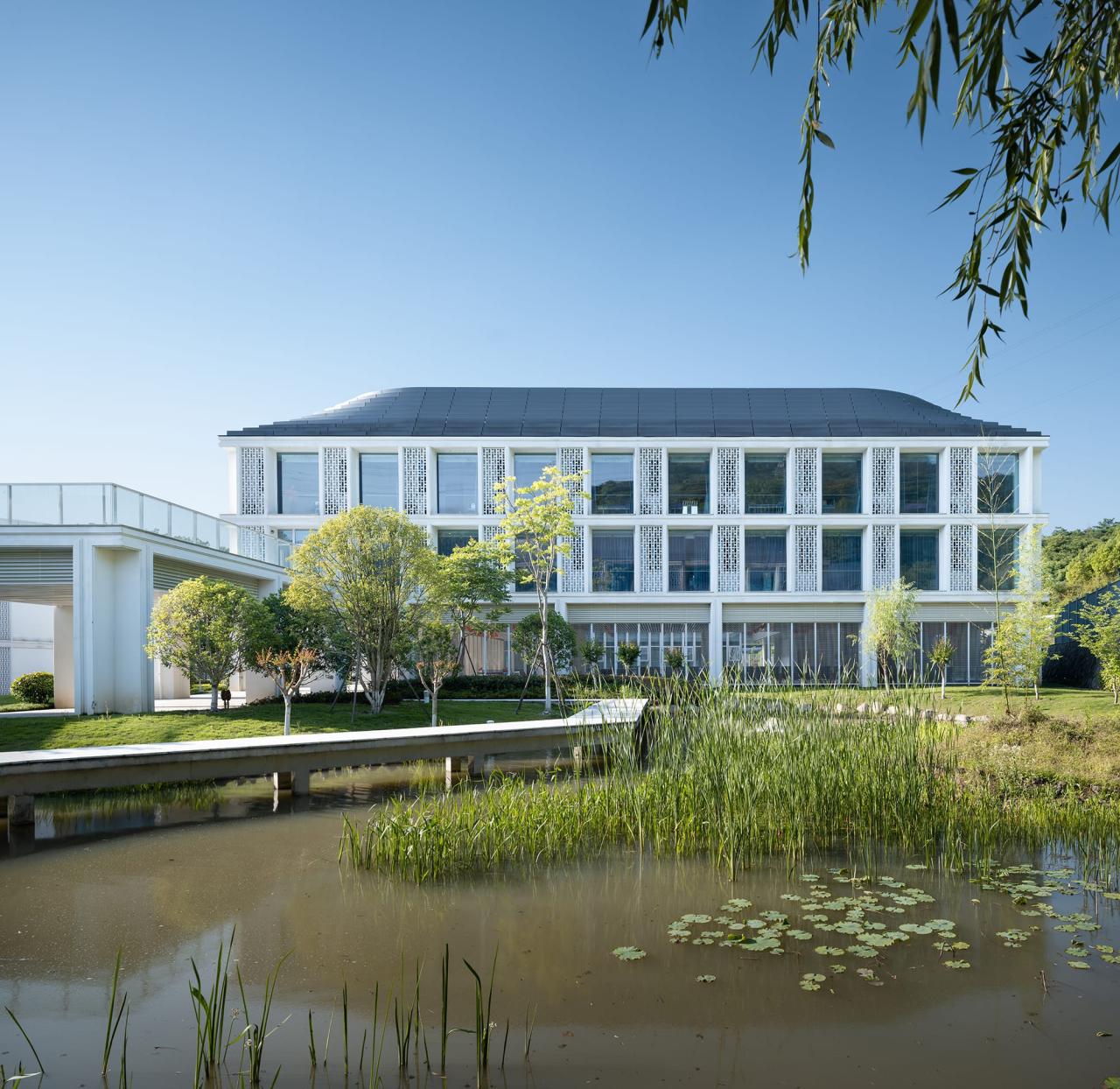 BIM建筑|山水疗愈，身心宜居：杭州市第一社会福利院 / 浙江大学建筑设计研究院