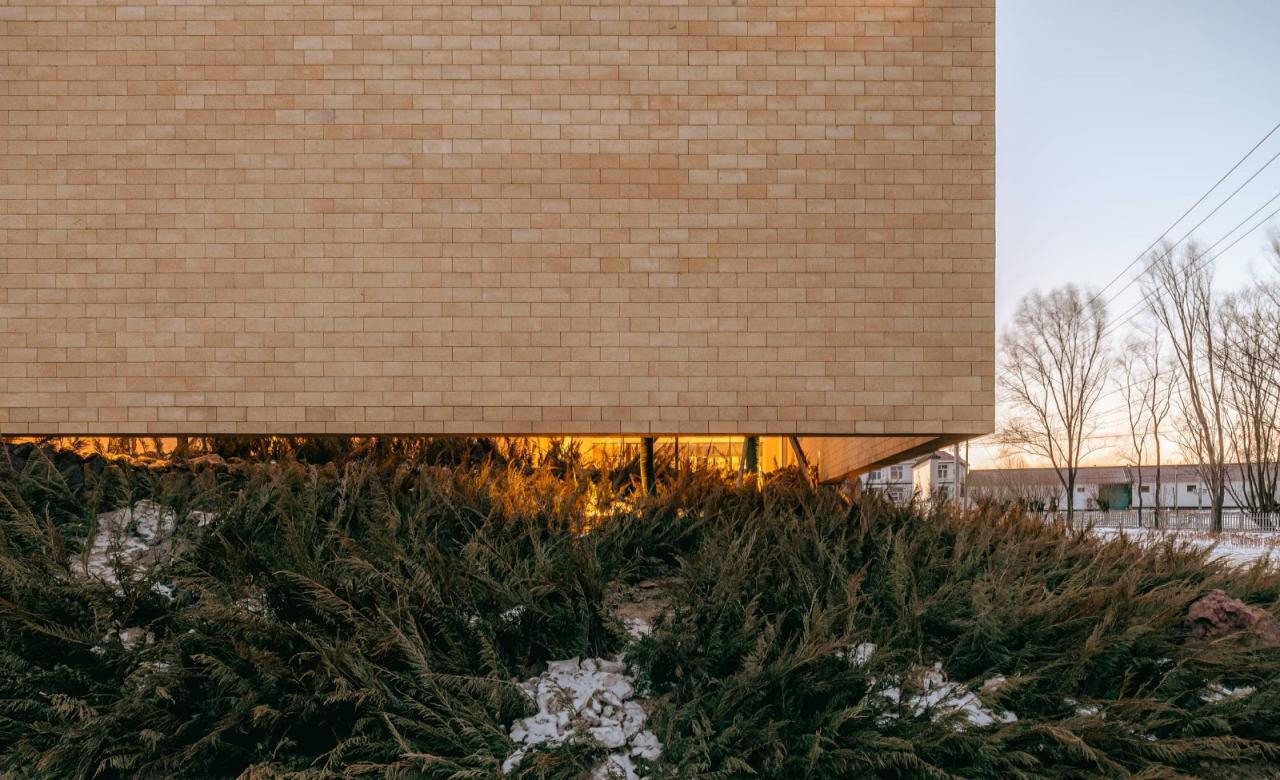 BIM建筑|ARVO 16：30酒店: 接住光影草木的城堡 / 大料建筑