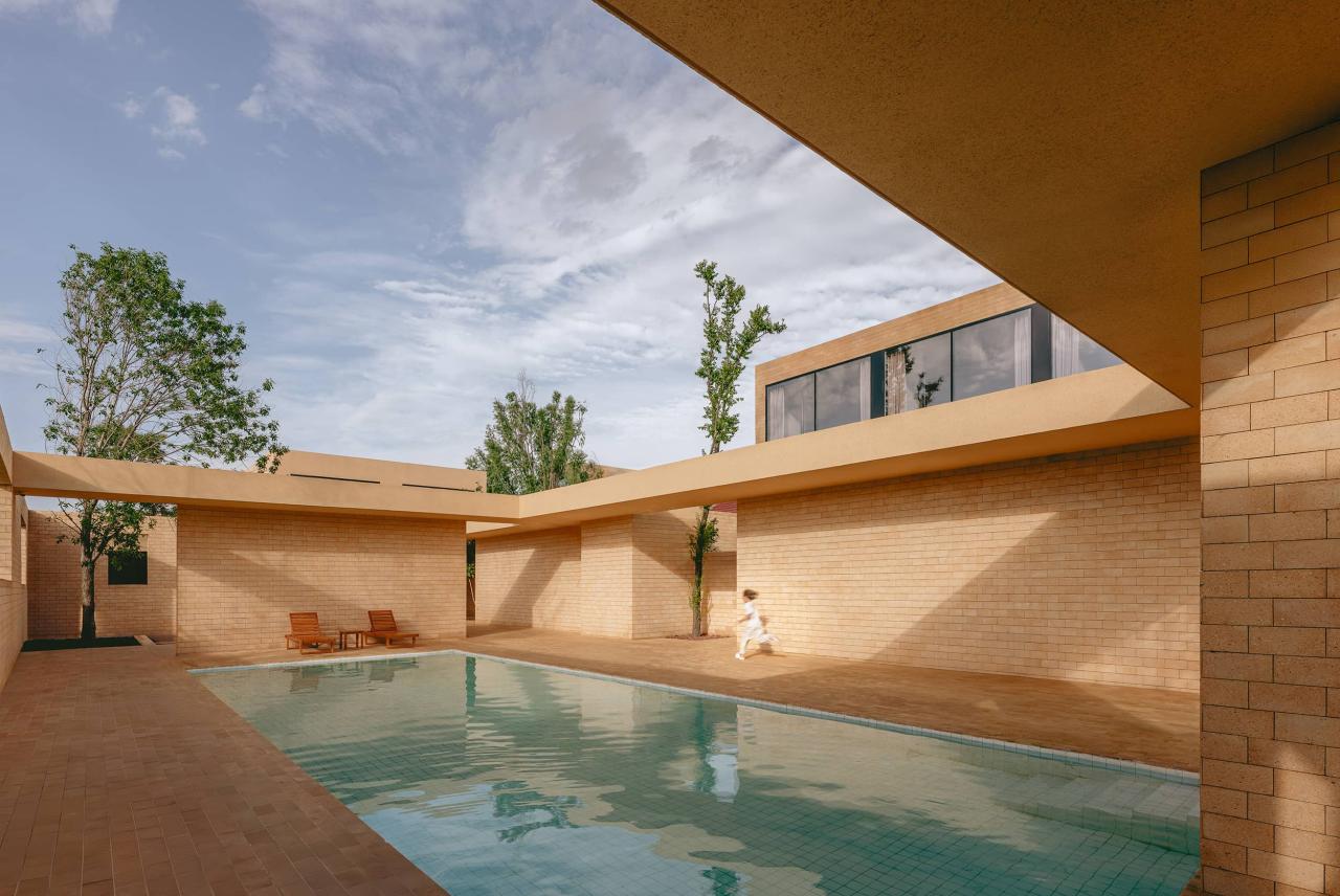 BIM建筑|ARVO 16：30酒店: 接住光影草木的城堡 / 大料建筑