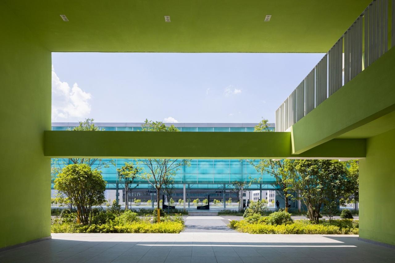 BIM建筑|南山五福堂高级中学 / 小写建筑