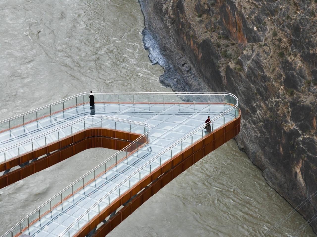 BIM建筑|西藏•怒江72拐大峡谷景区 / 小隐建筑事务所