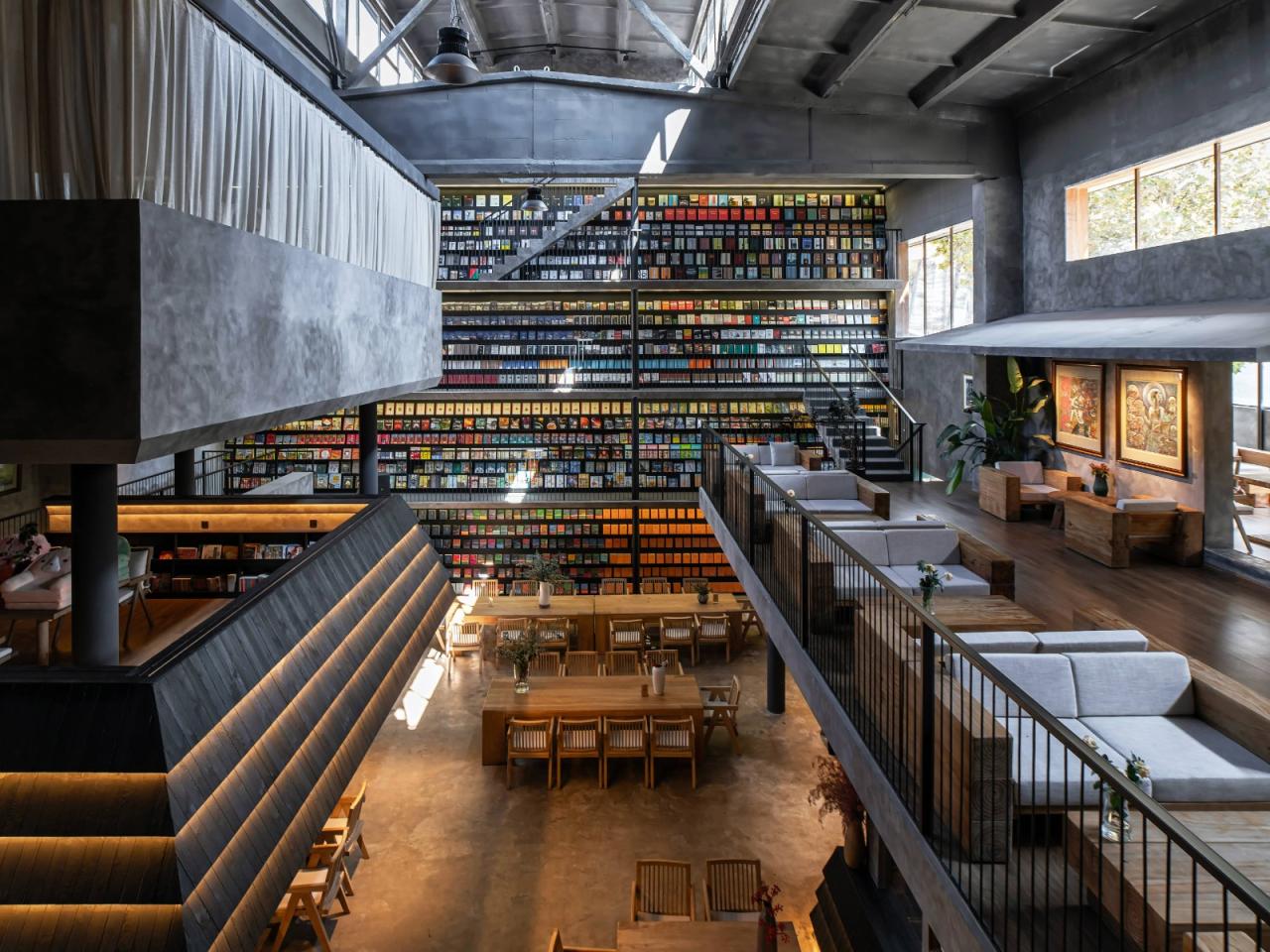 BIM建筑|接梯空间：旧厂房，新书咖 / 素造建筑