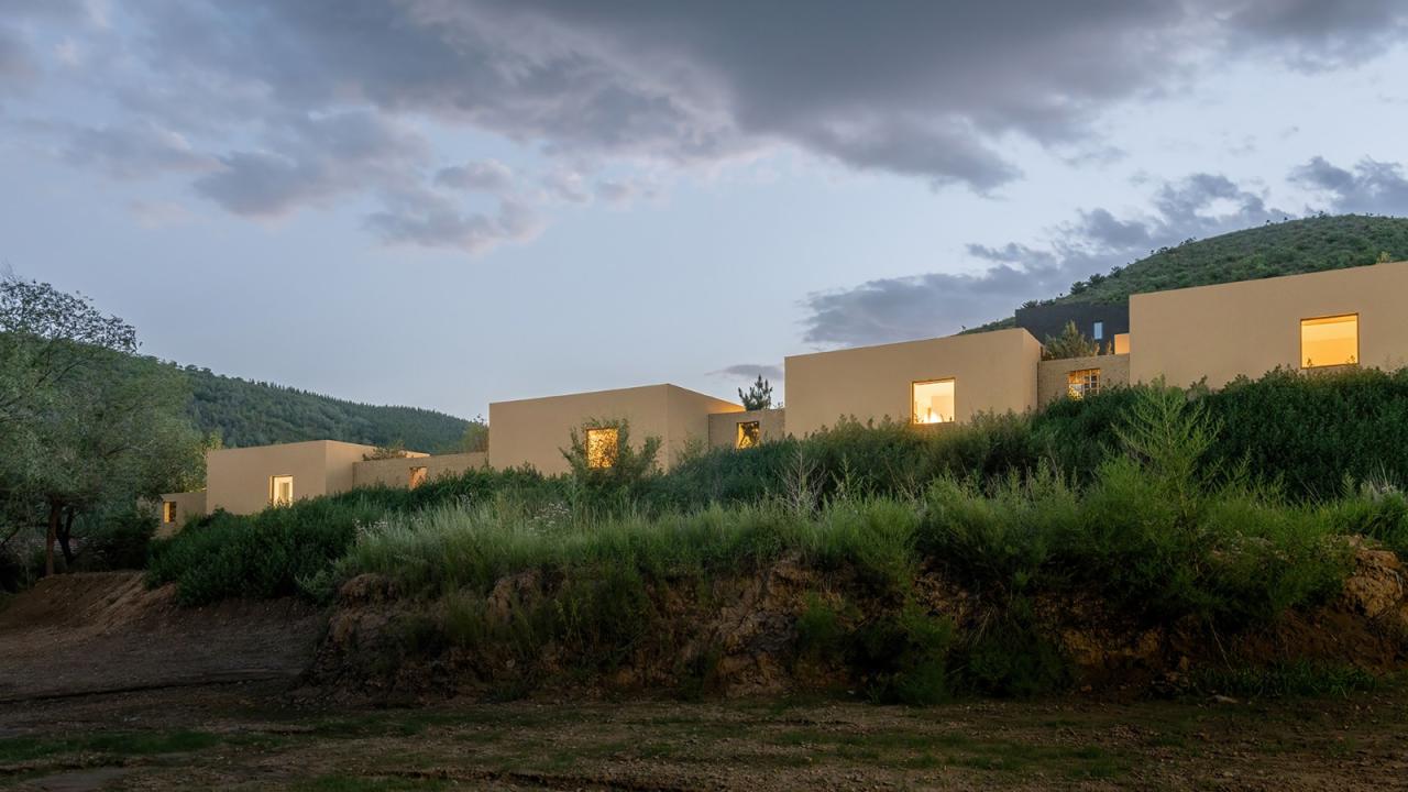 BIM建筑|KALHA 酒店·“沃里屯”村落更新 / CPLUS