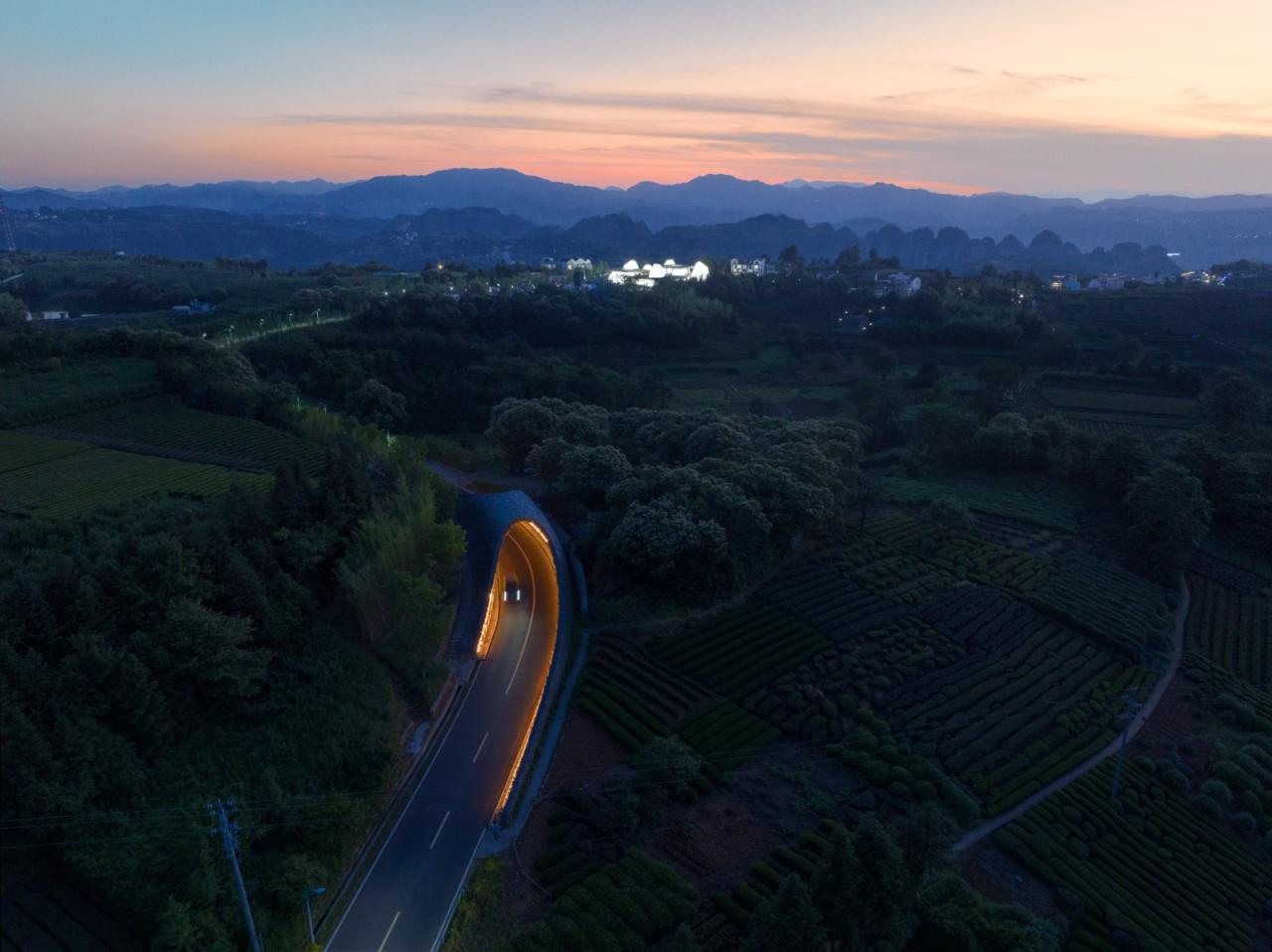 BIM建筑|相遇在山间：下岩贝景区云峰十二重 / 朱培栋-line+建筑事务所