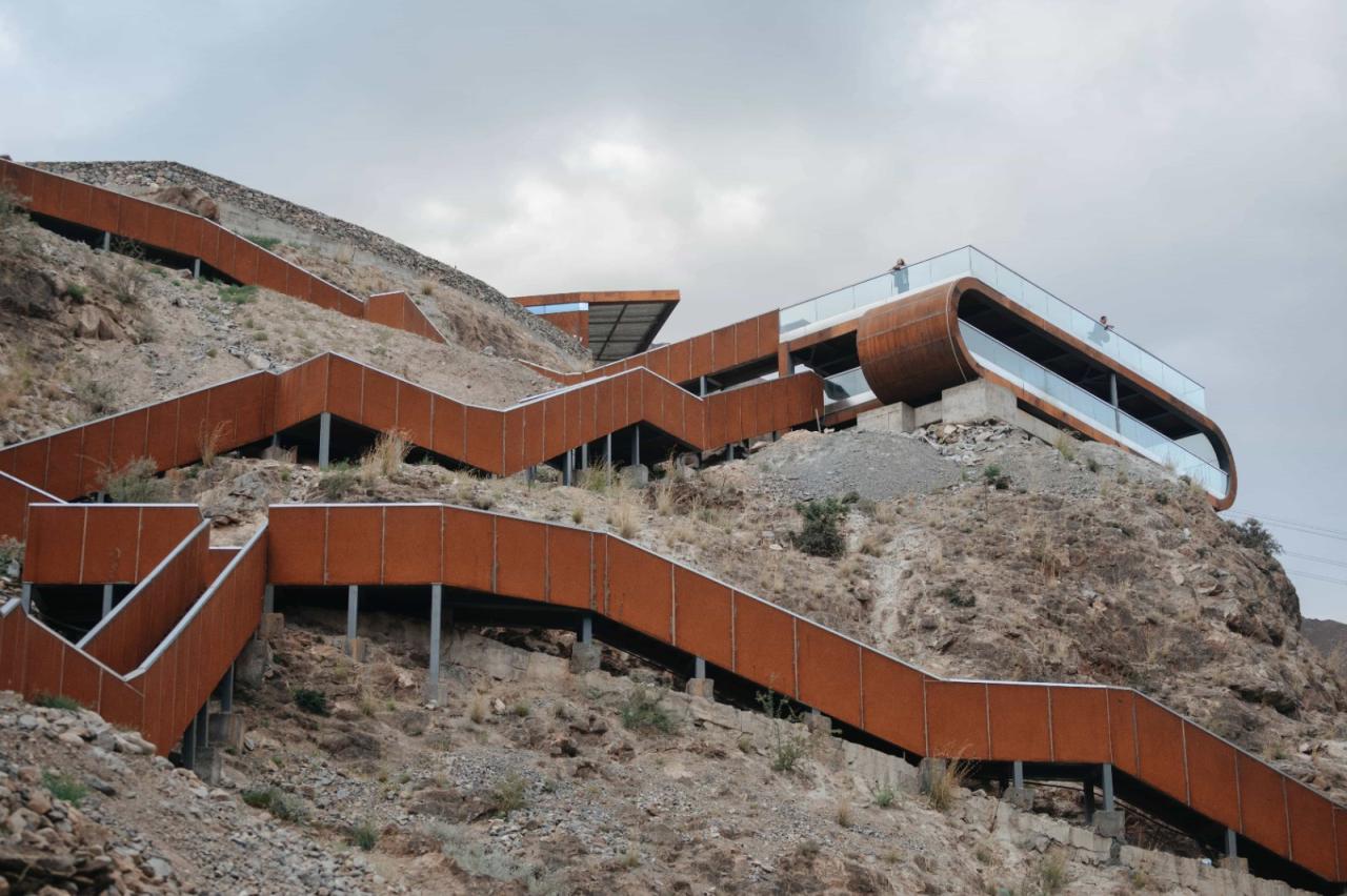 BIM建筑|西藏•怒江72拐大峡谷景区 / 小隐建筑事务所