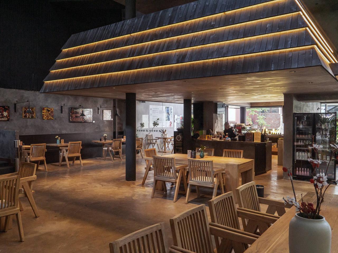 BIM建筑|接梯空间：旧厂房，新书咖 / 素造建筑