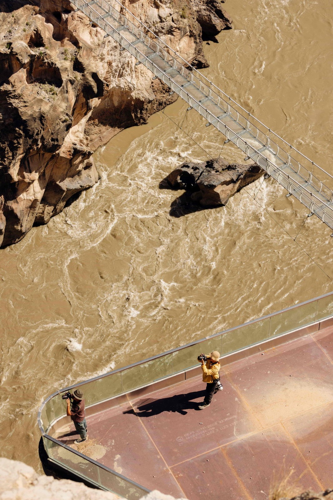 BIM建筑|西藏•怒江72拐大峡谷景区 / 小隐建筑事务所