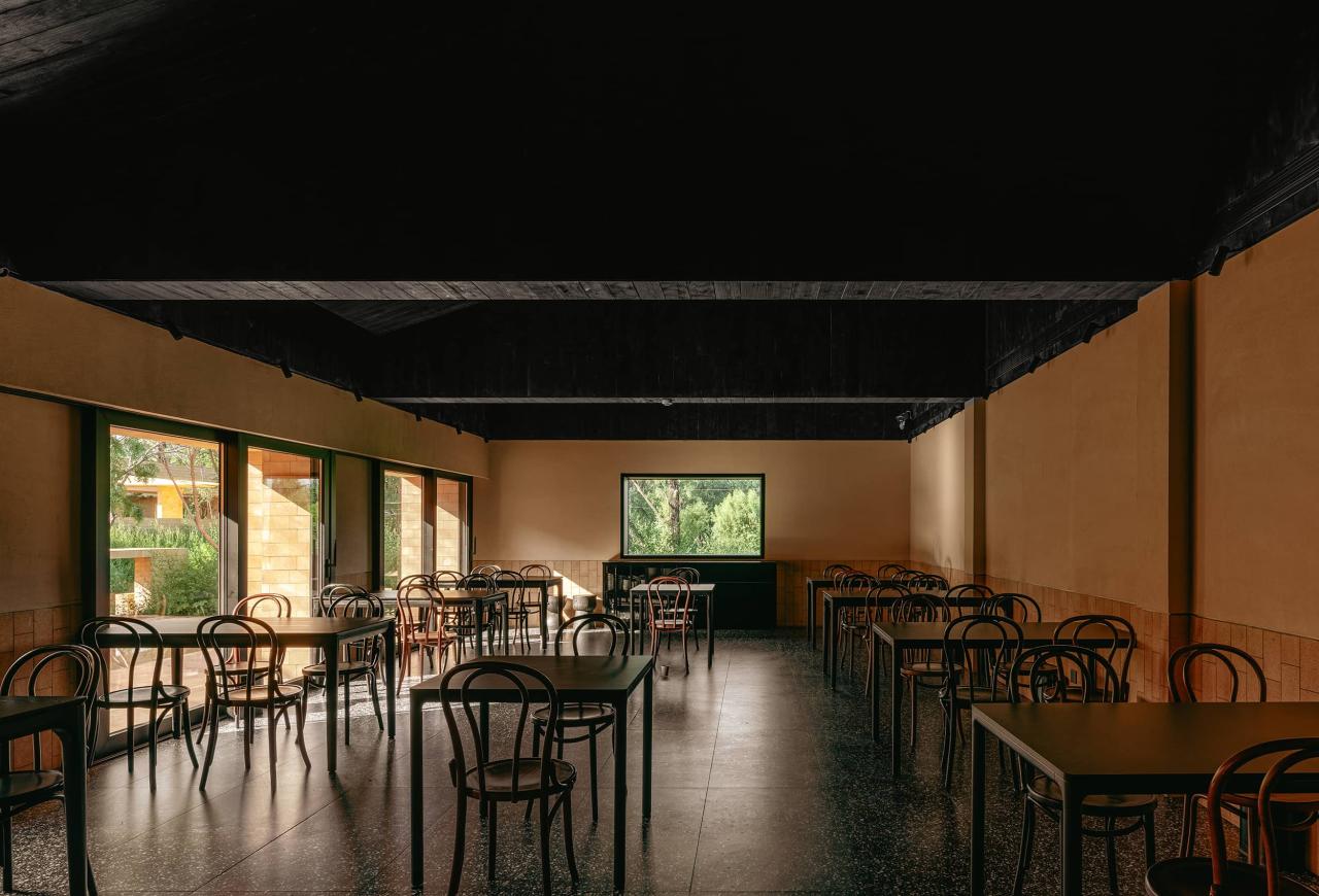 BIM建筑|ARVO 16：30酒店: 接住光影草木的城堡 / 大料建筑