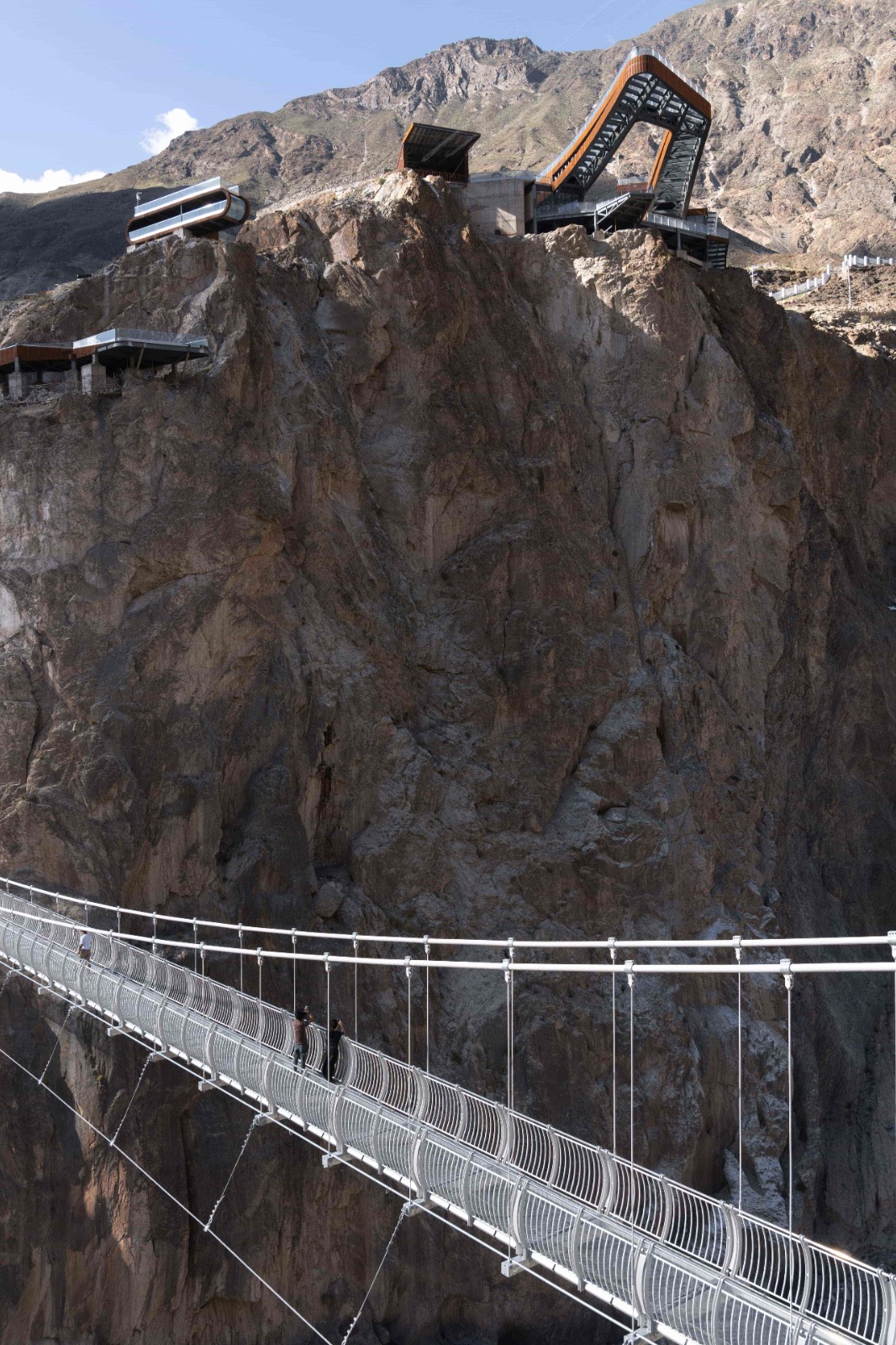 BIM建筑|西藏•怒江72拐大峡谷景区 / 小隐建筑事务所