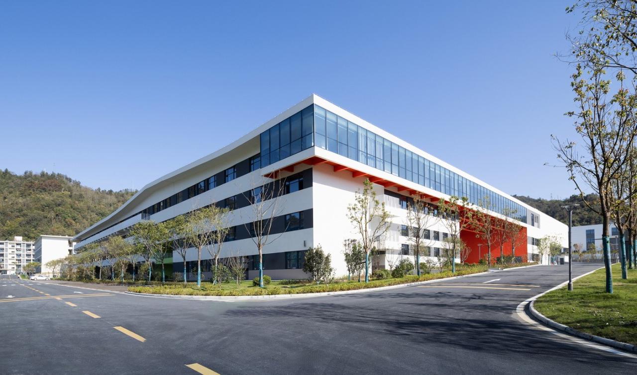 BIM建筑|南山五福堂高级中学 / 小写建筑