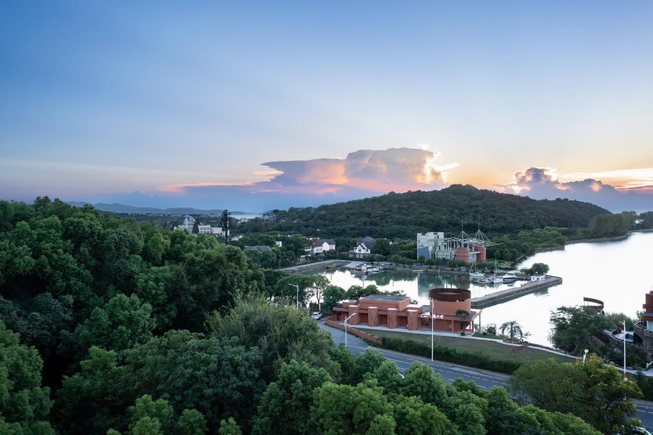 BIM建筑| 长沙岛橘子湾民宿 / 平介设计