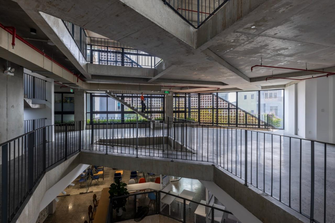 BIM建筑|AEC 4B 外语教育中心 / Ho Khue Architects