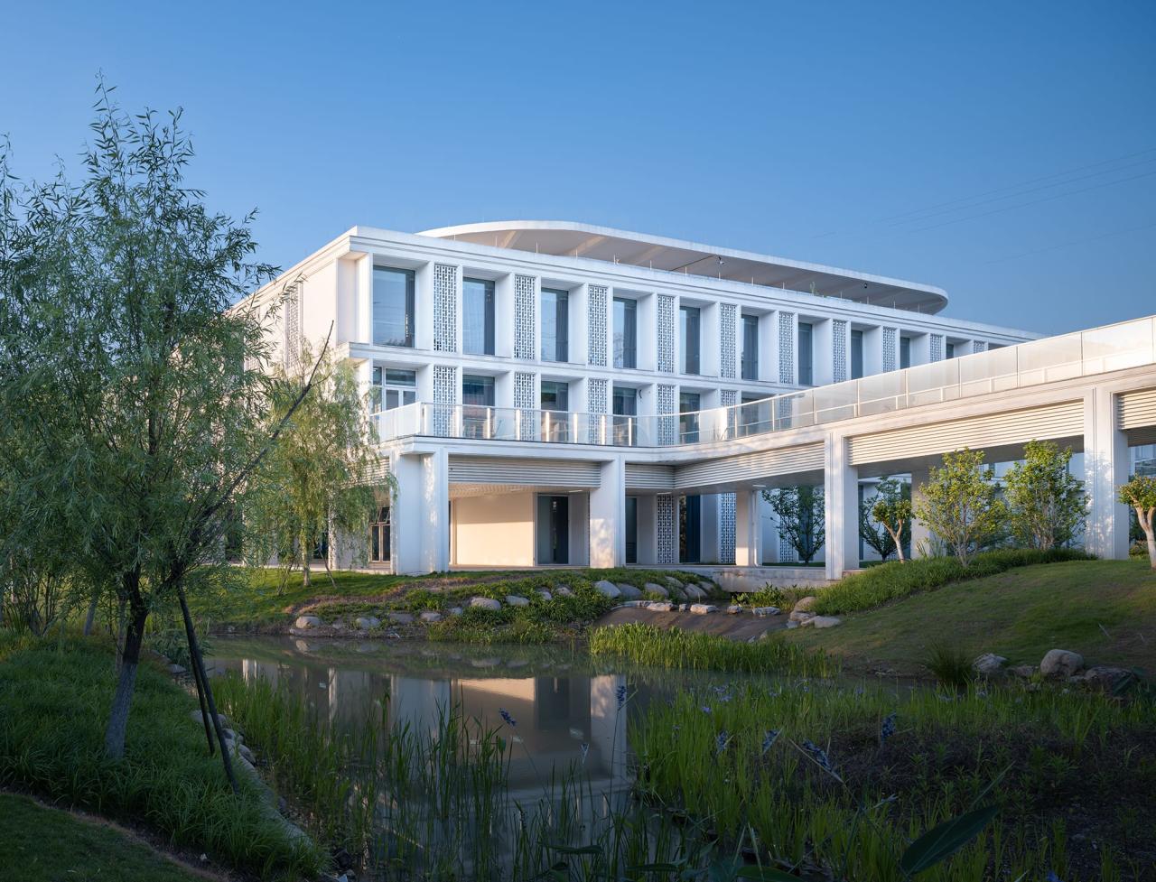 BIM建筑|山水疗愈，身心宜居：杭州市第一社会福利院 / 浙江大学建筑设计研究院