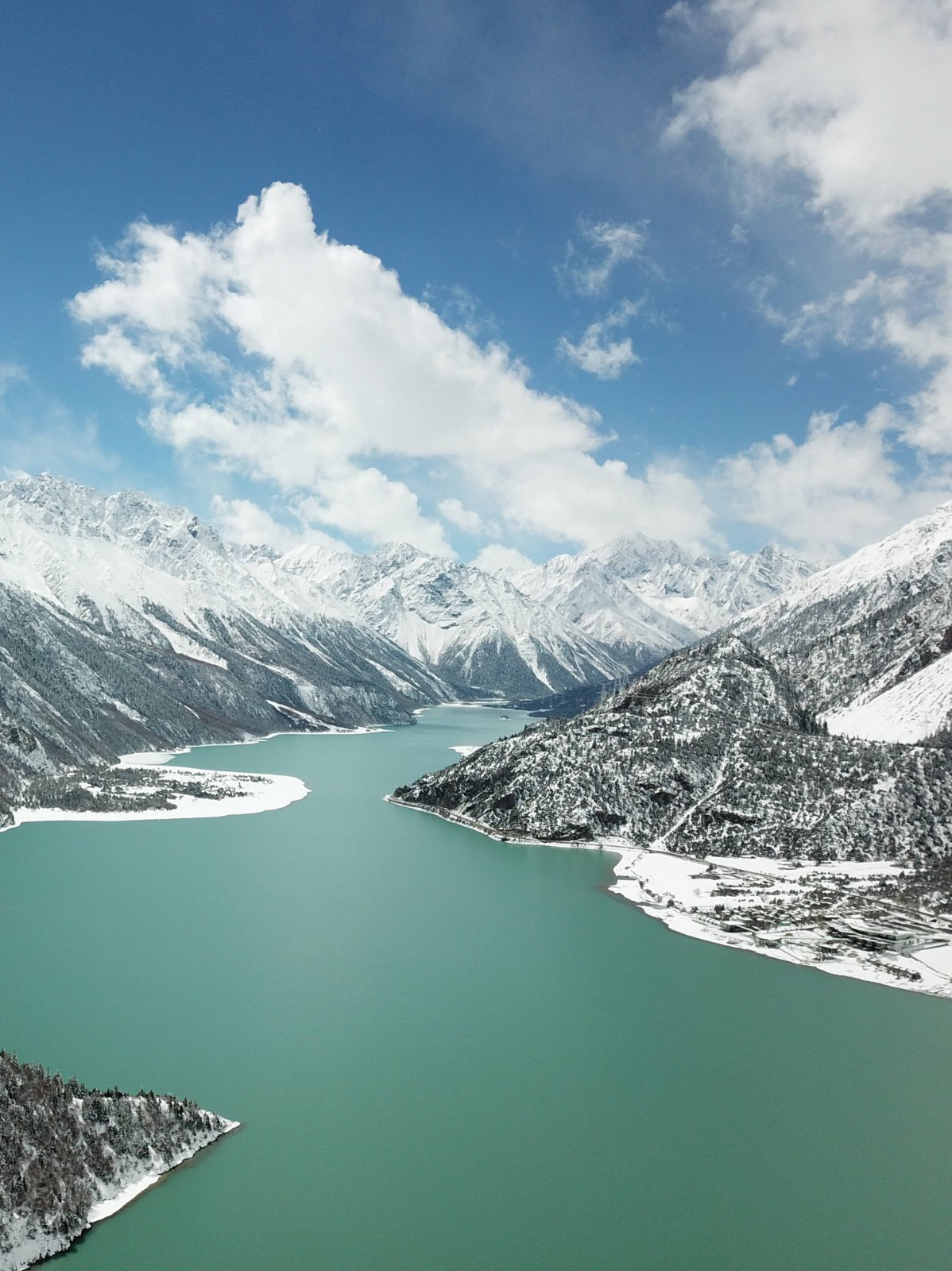BIM建筑|西藏•怒江72拐大峡谷景区 / 小隐建筑事务所