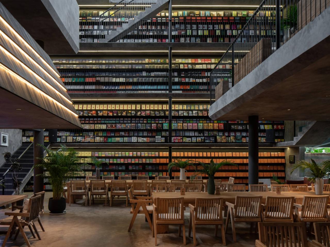 BIM建筑|接梯空间：旧厂房，新书咖 / 素造建筑